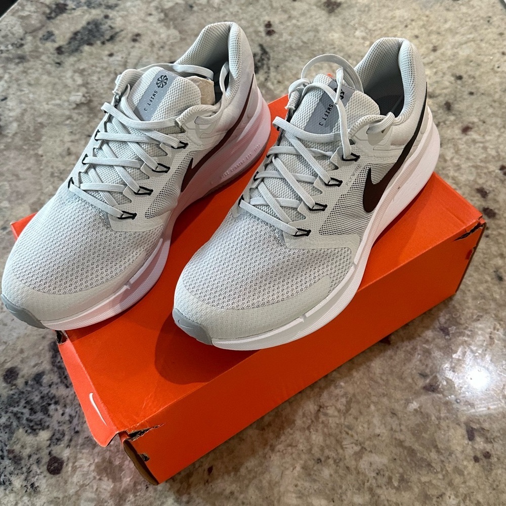 Nike Run Swift 3 Brand New